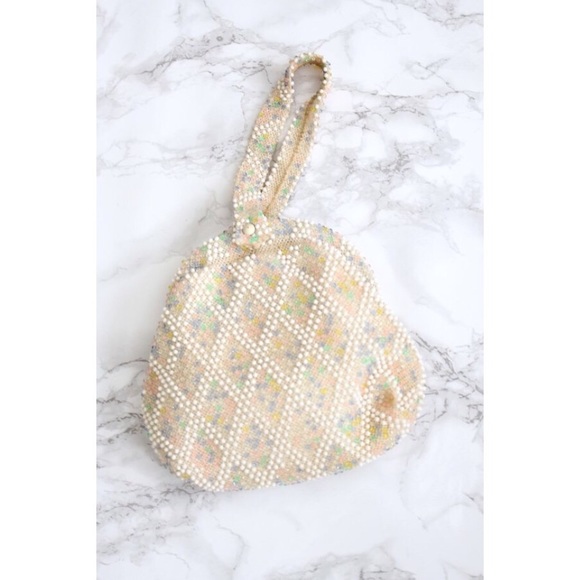 SOLD ON ETSY! 💔 1960s pastel beaded wristlet - Picture 8 of 8